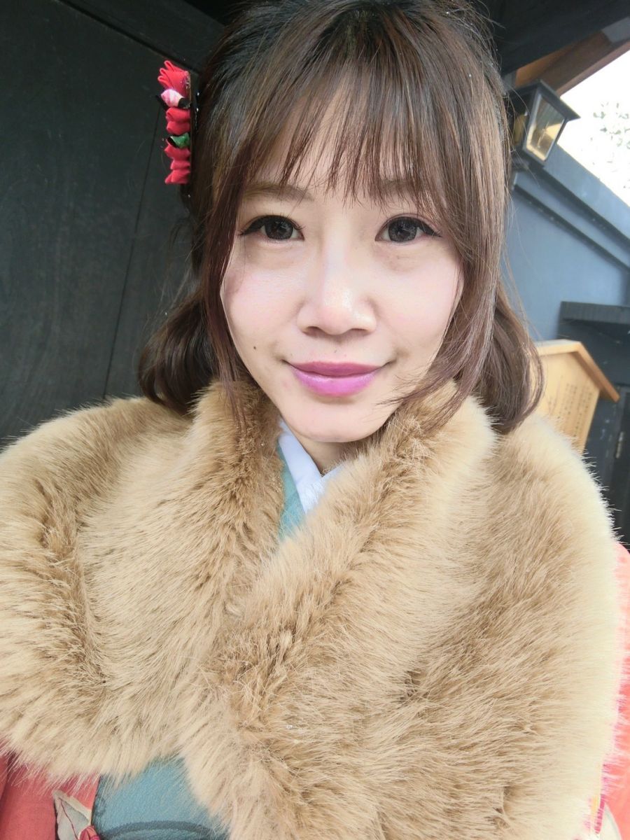 眼袋如影隨形地出現在每張照片上