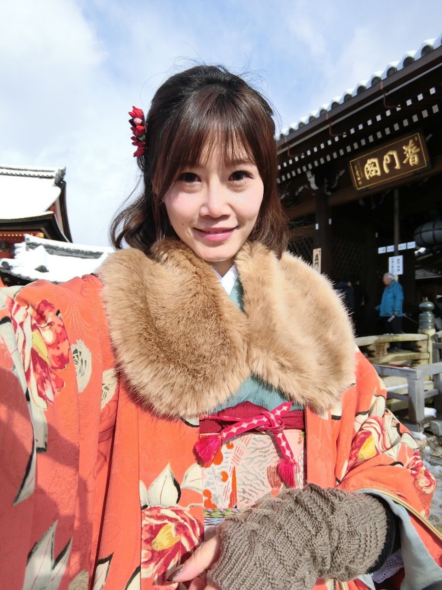 眼袋如影隨形地出現在每張照片上